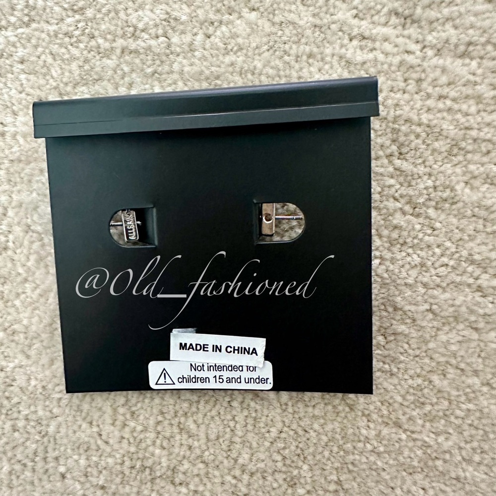 ALLSAINTS Heart Earrings - Picture 6 of 8